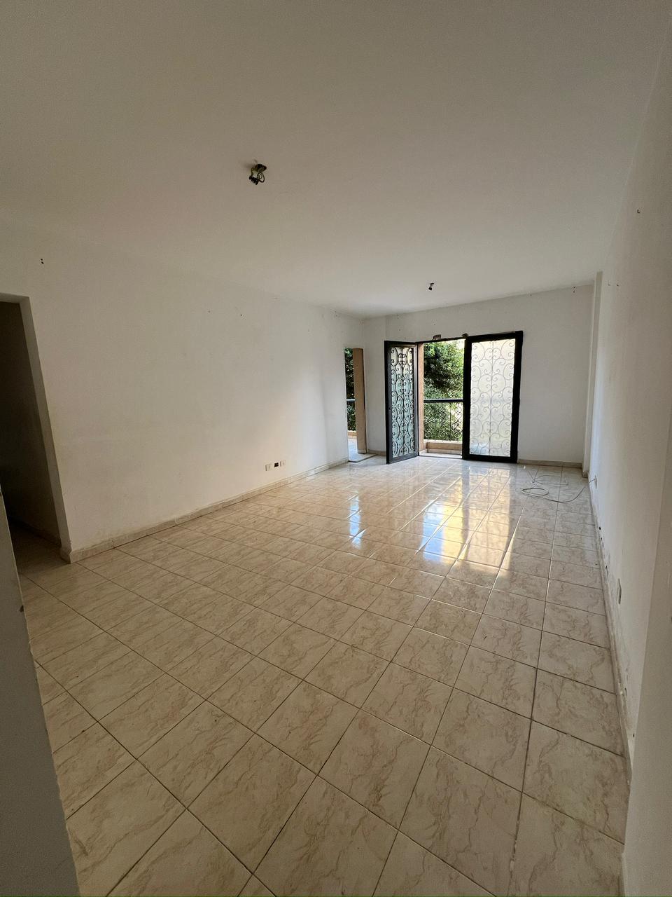 شقة في الرحاب 121 م2 للإيجار قانون جديد بحري على حديقة صغيرة 22,000 ج 