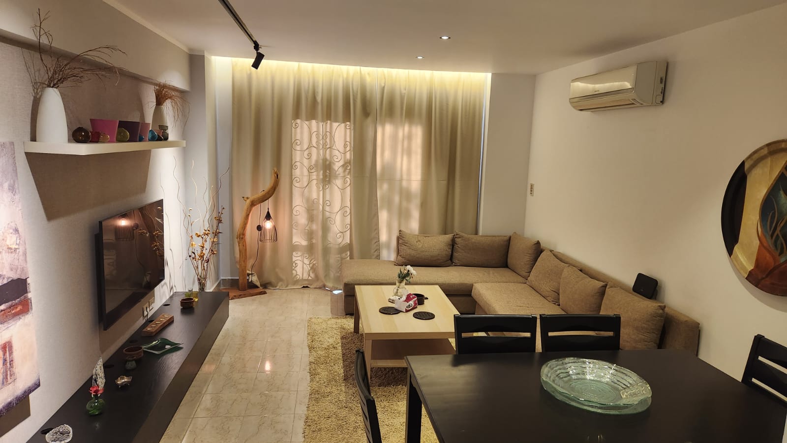 شقة في الرحاب 92 م2 للإيجار مفروش على حديقة صغيرة تشطيب خاص 40,000 ج 