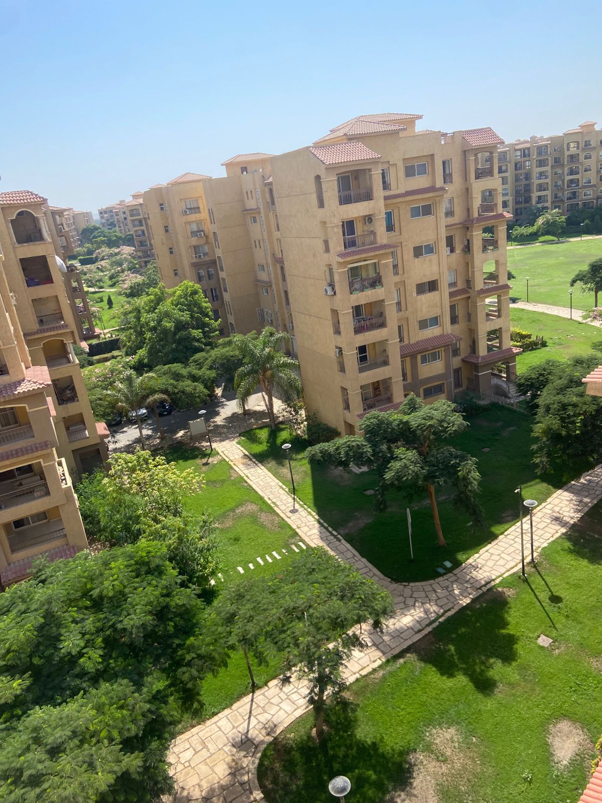 شقة في مدينتي 106 م2 للبيع تقسيط على حديقة استلام فوري بمقدم 1,677,000 ج 