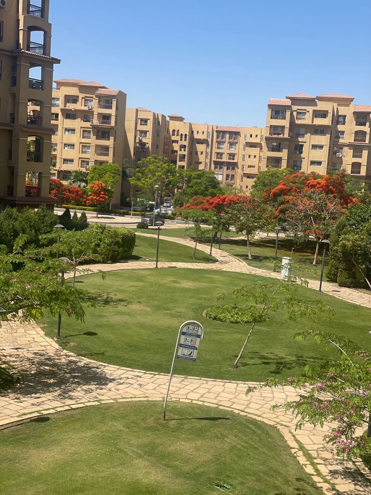 شقة في مدينتي 175 م2 للإيجار قانون جديد على حديقة كبيرة 20,000 ج 