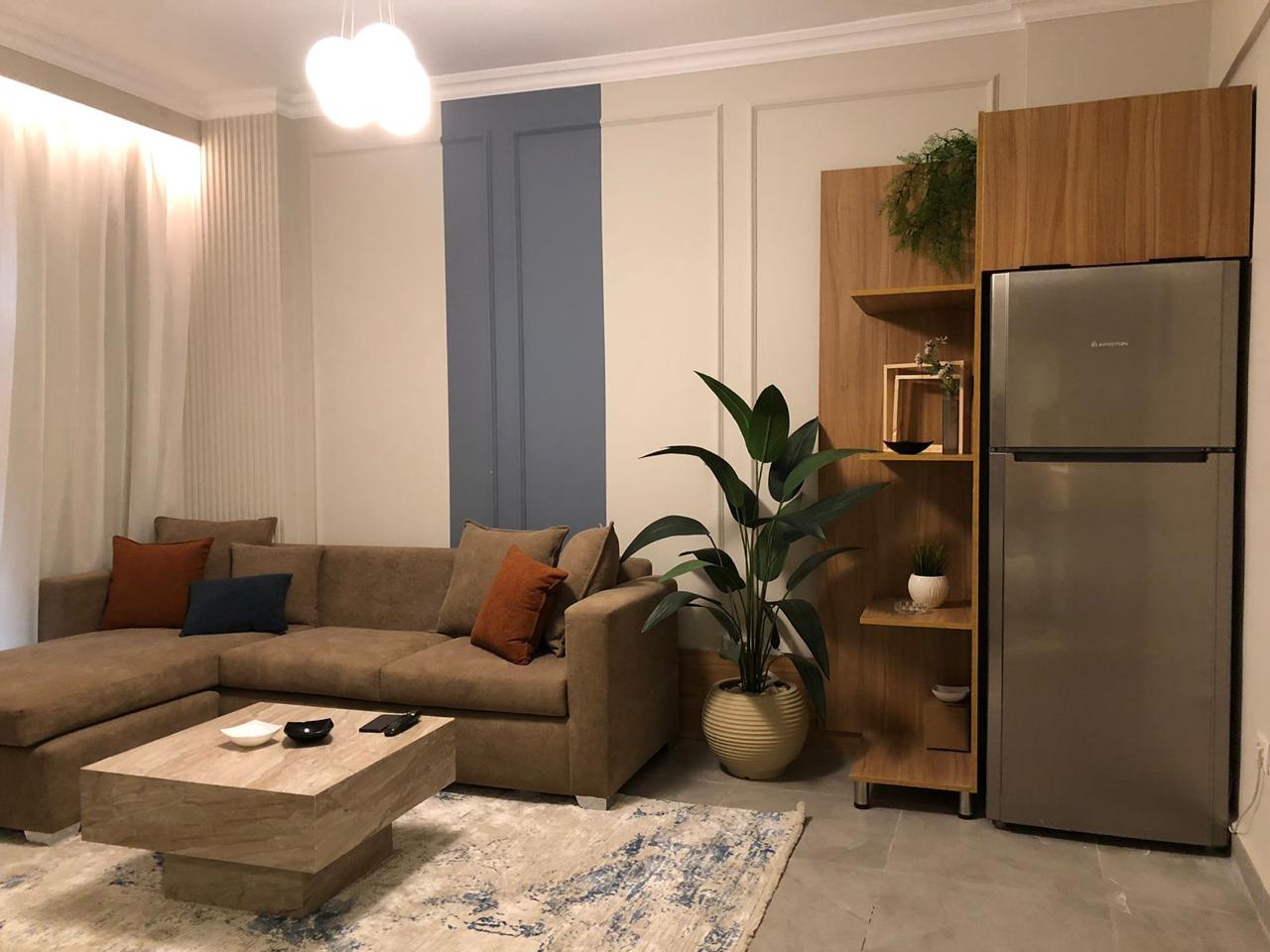 شقة في مدينتي 78 م2 للإيجار مفروش على حديقة تشطيب سوبر لوكس 32,000 ج 