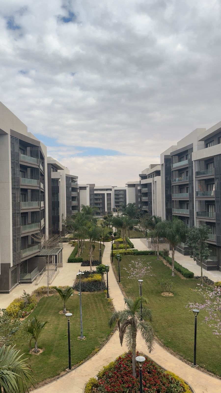 شقة في مدينتي 178 م2 للإيجار قانون جديد على حديقة 25,000 ج 