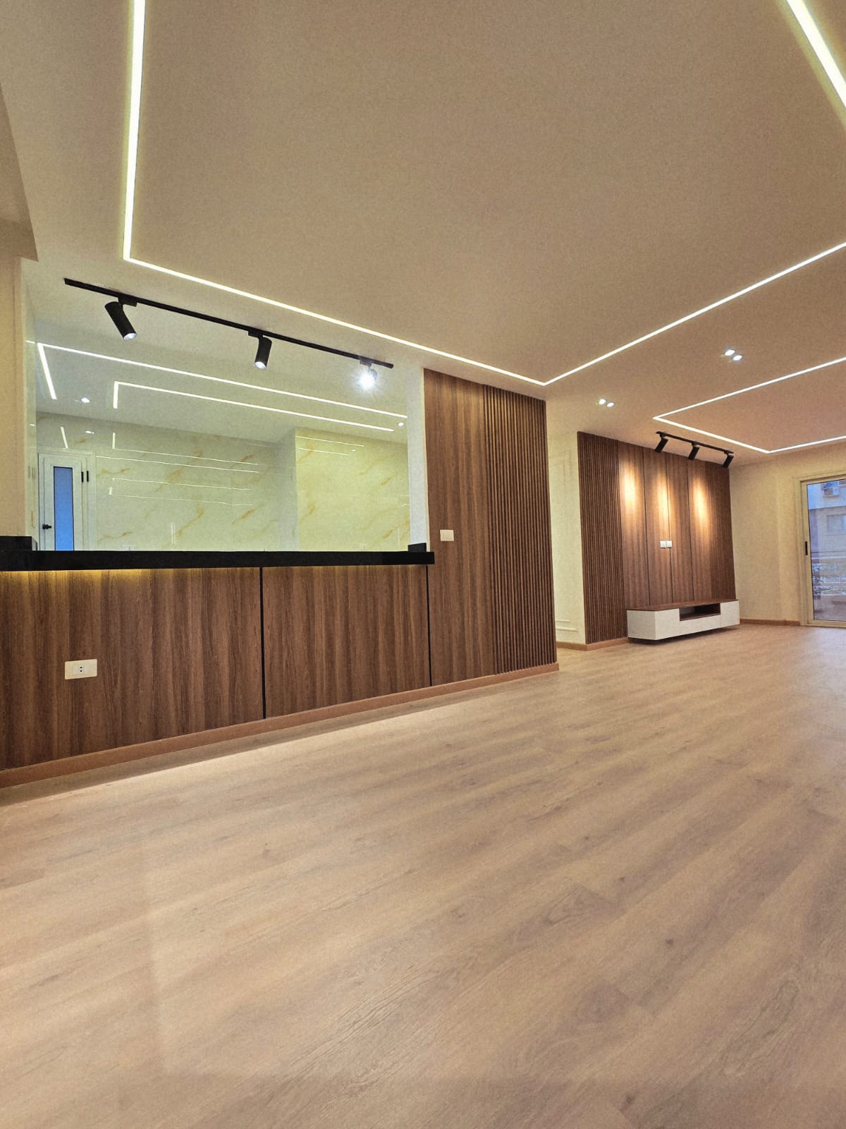 شقة في مدينتي 135 م2 للبيع كاش بحري على حديقة تشطيب هاي لوكس استلام فوري 6,650,000 ج 